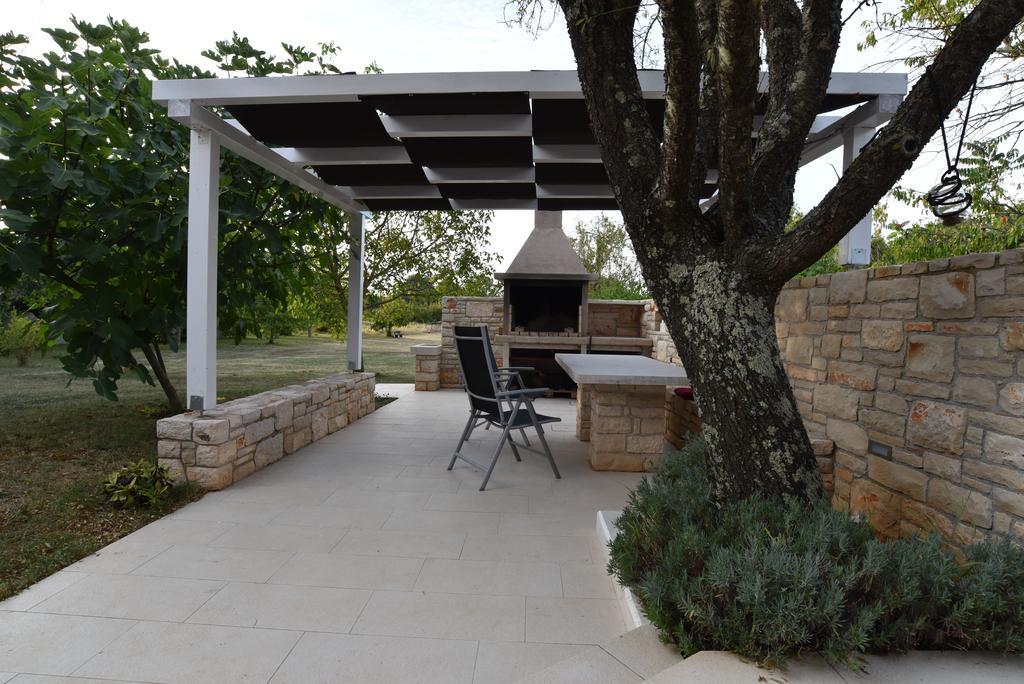 Holiday Home Brhanici Svetvinčenat Εξωτερικό φωτογραφία